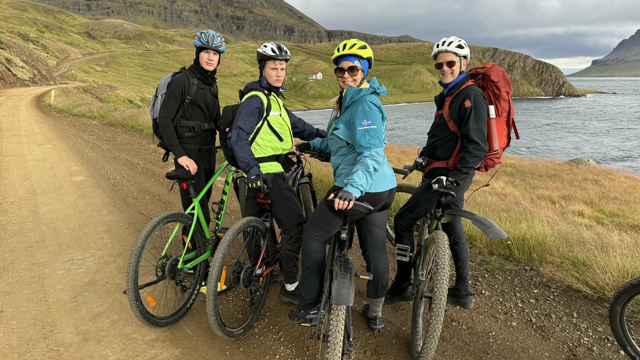 Ólöf í hjólaferð á Ströndum í fyrra, með fjölskyldunni Ólöf í hjólaferð á Ströndum í fyrra, með fjölskyldunni