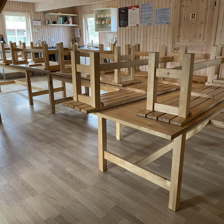 Álftavatn dining area, big hut