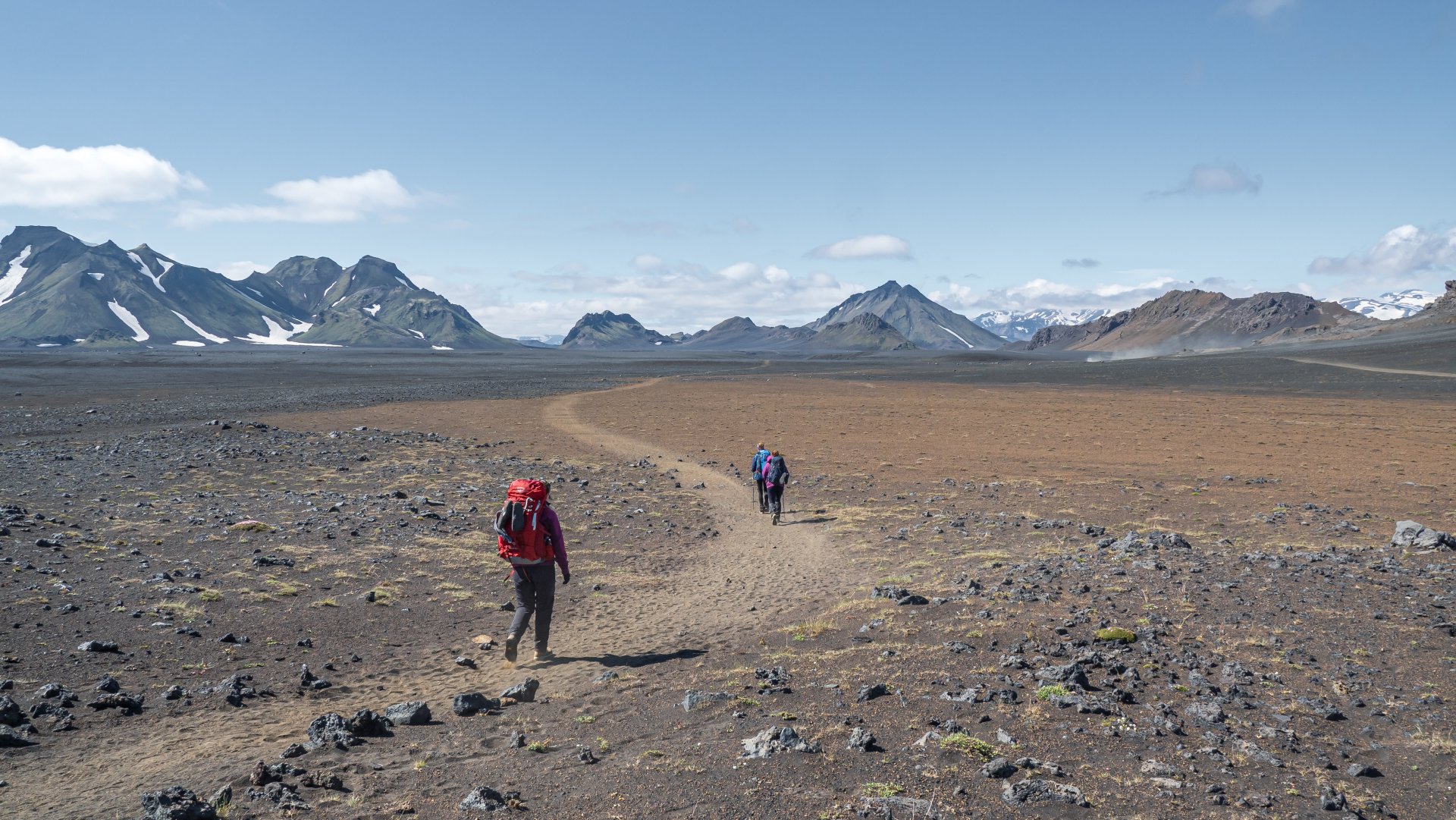 Laugavegurinn er þekkt gönguleið um allan heim og stórbrotin náttúrufegurð leiðarinnar rómuð. Ferðafélag Íslands telur mikilvægt að standa vörð um náttúru leiðarinnar og það sé m.a. gert með einstefnu og ítölu. 
